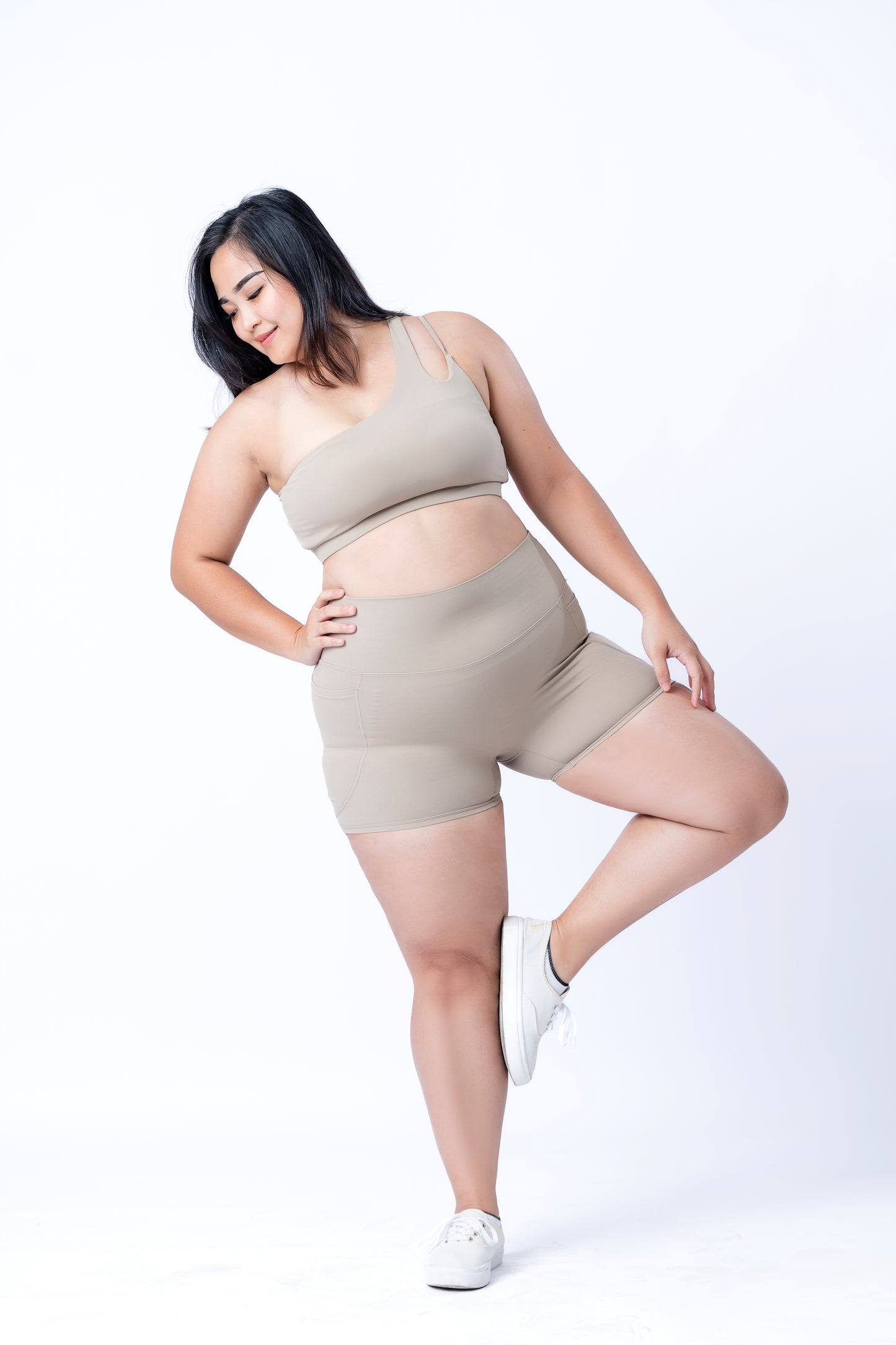 DESIRE SHORTS - BEIGE